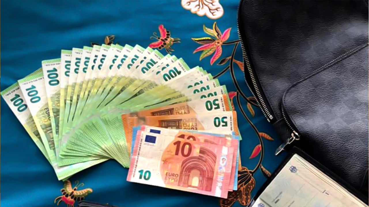 ชื่นชมร้านส้มตำ ส่งคืนกระเป๋าให้ลูกค้าชาวต่างชาติ มูลค่าเกือบ 2 แสนบาท