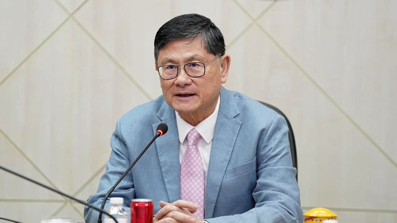 สองนคราประชาธิปไตย