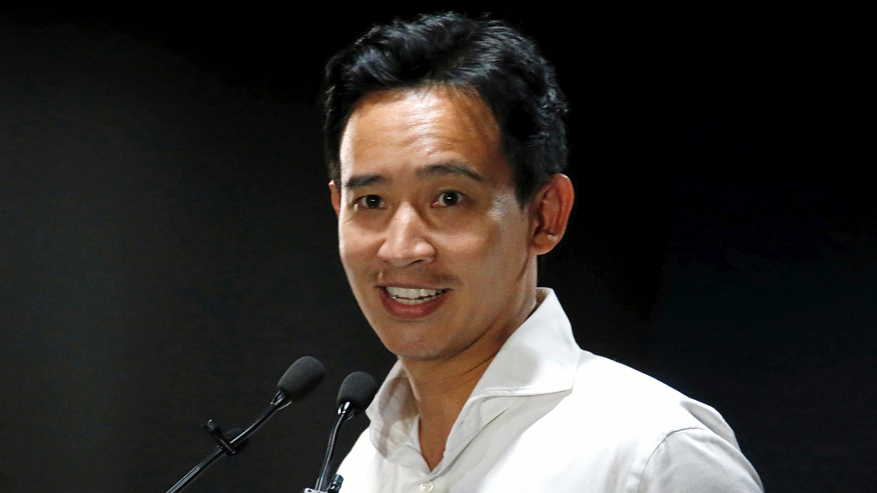 “พิธา” ประกาศลั่นถึงชัยชนะ พท.วางท่าที ยังไม่ร่วมจับมือ “หลุด” แลนด์สไลด์ (คลิป)