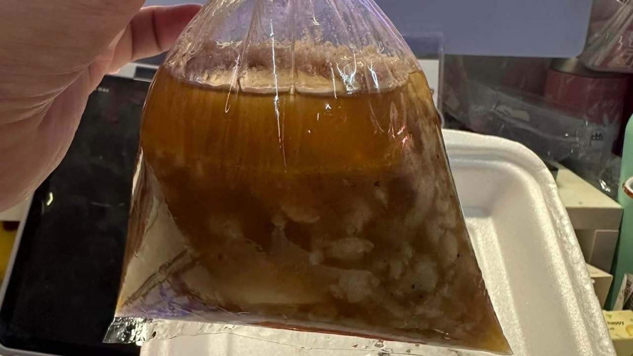 สาวงงสั่ง "หมูสับผัดเต้าหู้" เห็นน้ำมันเยอะจัด จนนึกว่าร้านทำให้ผิดเมนู