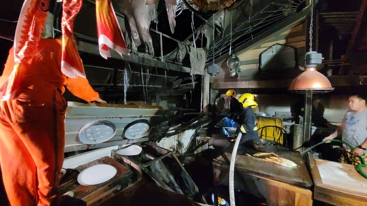 ไฟไหม้ "เดอะ กู๊ดวิว เชียงใหม่" เผาวอดห้องครัว เสียหายกว่า 1 แสน คาดไฟฟ้าลัดวงจร 