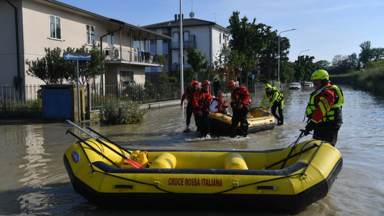 อิตาลีอ่วม น้ำท่วมใหญ่ หลายเมืองท่องเที่ยวทางภาคเหนือจมบาดาล