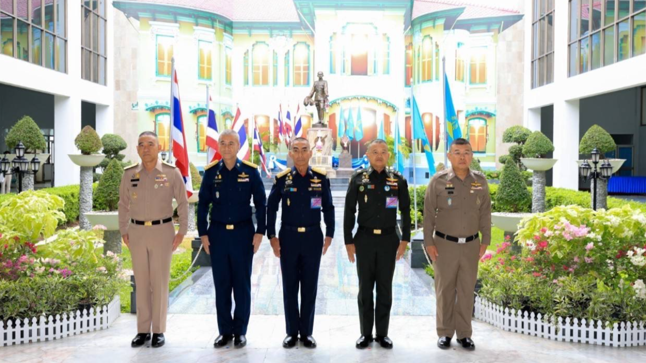 เลือกตั้ง 66 : จับตา ผบ.เหล่าทัพ อาจงดออกเสียง โหวตเลือกนายกรัฐมนตรี