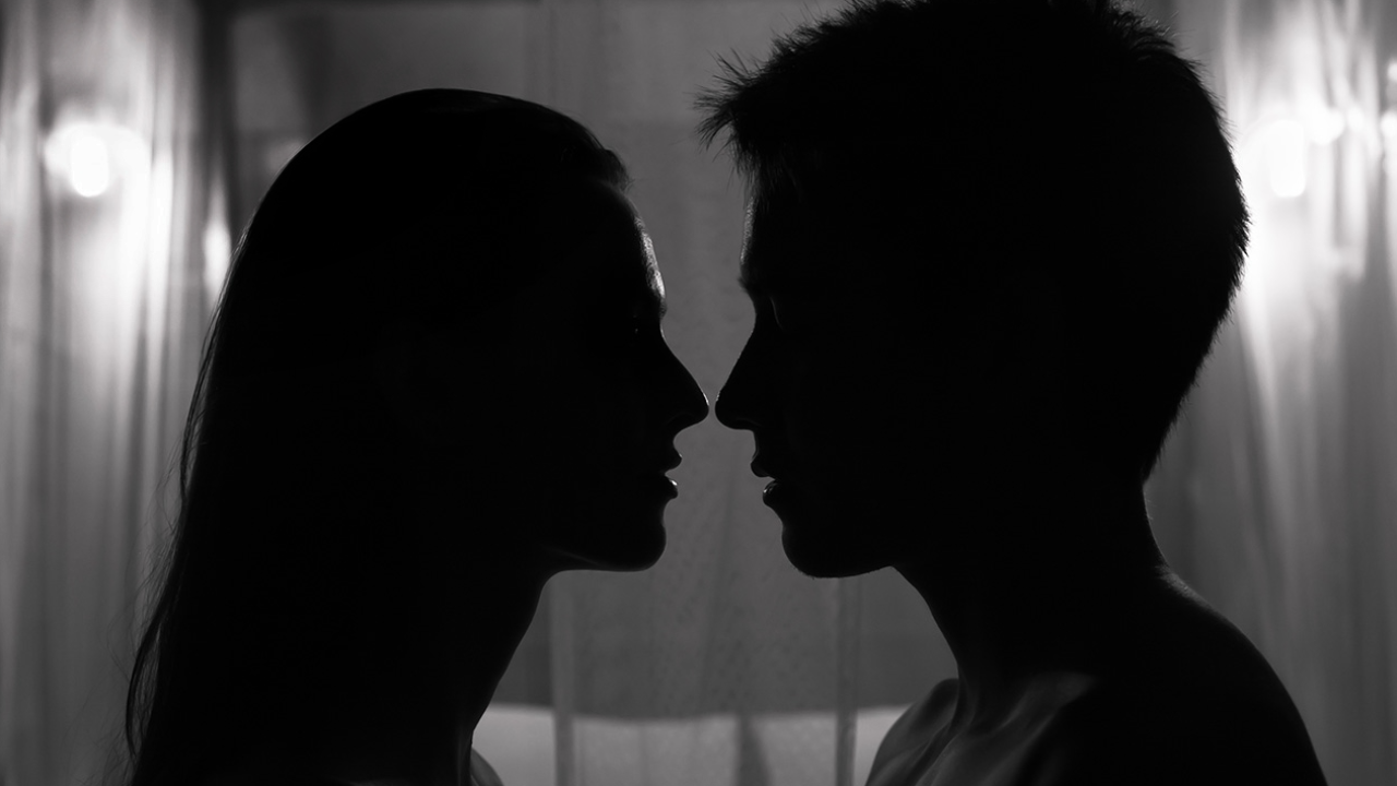 เช็กอาการ "โรคโมโนนิวคลิโอซิส" ติดต่อผ่านการจูบ สัมผัสนํ้าลาย