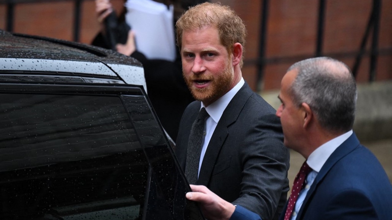 เจ้าชายแฮร์รี่-เมแกน ถูกปาปารัซซี่ไล่ตาม นั่งรถหนี 2 ชม.จนเกือบชน