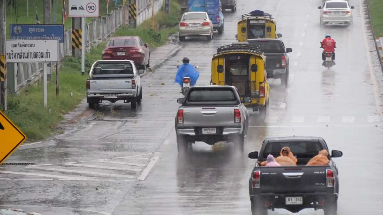 ฝนหนักเชียงใหม่ 7-11 มิ.ย.นี้ ผู้ว่าฯ สั่งรับมือ 8 อำเภอเสี่ยงน้ำท่วม