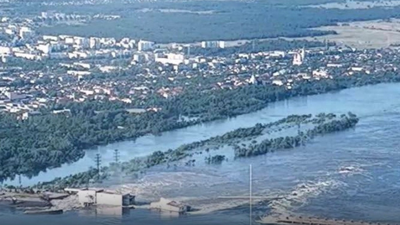 หวั่นหายนะใหญ่ เขื่อน ‘คาคอฟกา’ ในยูเครนแตก อาจเจอน้ำท่วมสูงกว่า 10 ม.