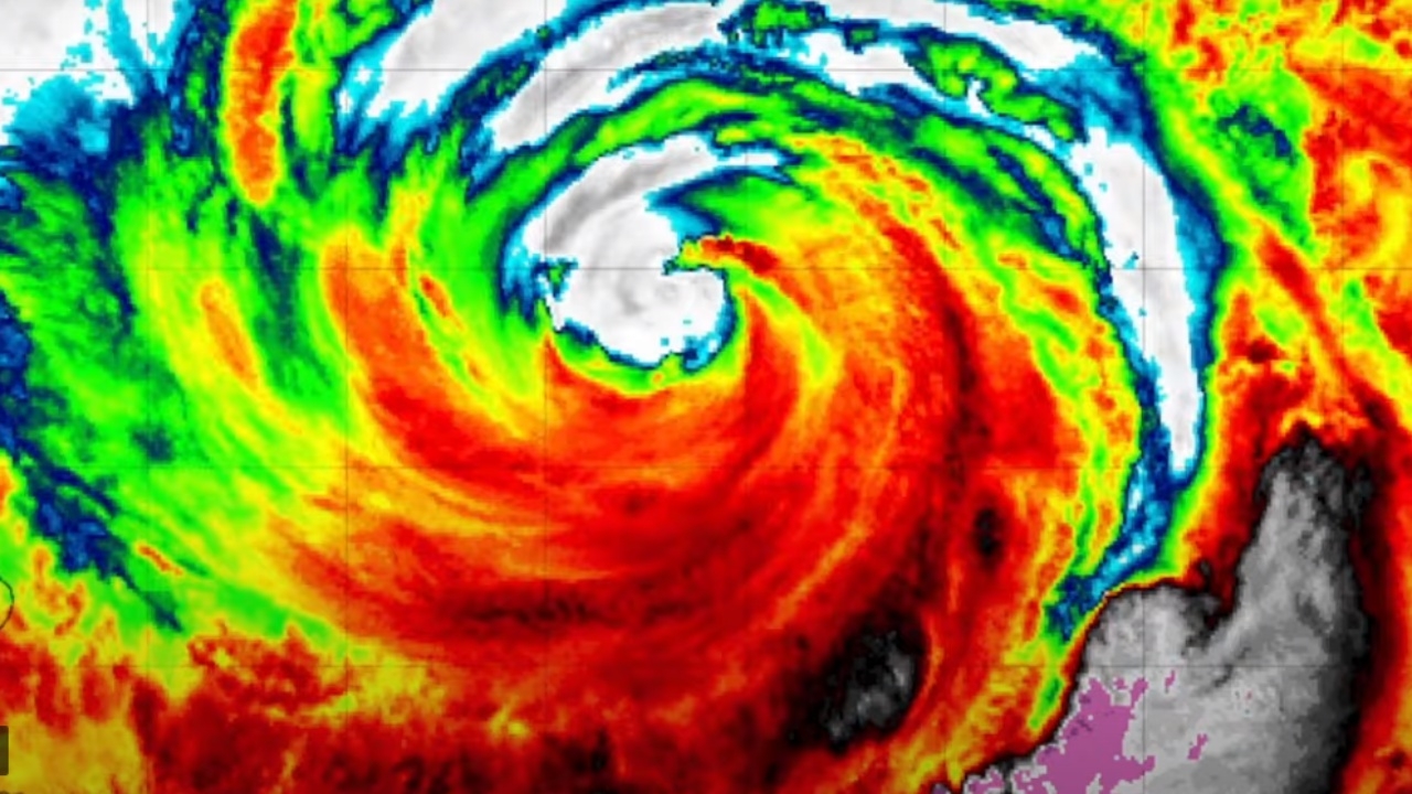 สุดระทึก ไต้ฝุ่นมาวาร์ จ่อถล่มญี่ปุ่น เตือนทะเลคลั่ง คลื่นอาจสูงถึง 5 ม.