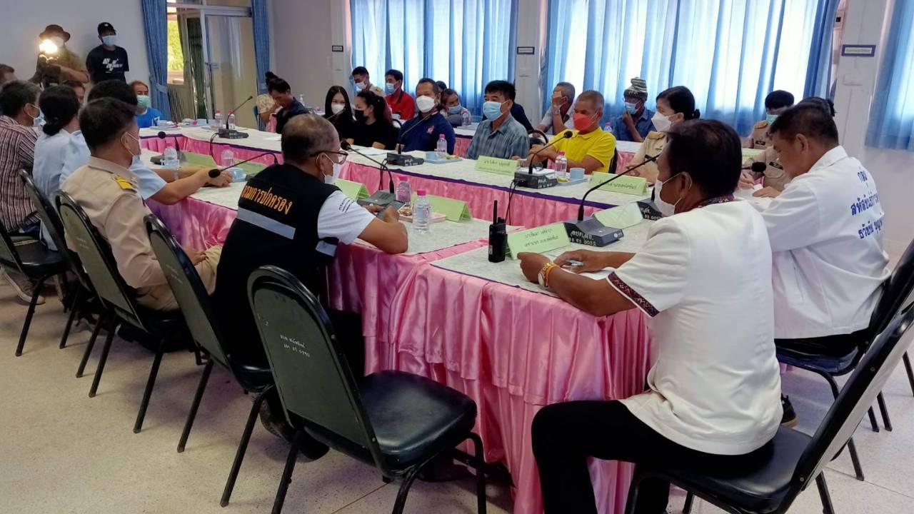 ฟาร์มหมูกาฬสินธุ์ยังไม่จบ ชาวบ้านเหม็นกลิ่นเรื้อรัง เอกชนแจงดำเนินการไป 60%