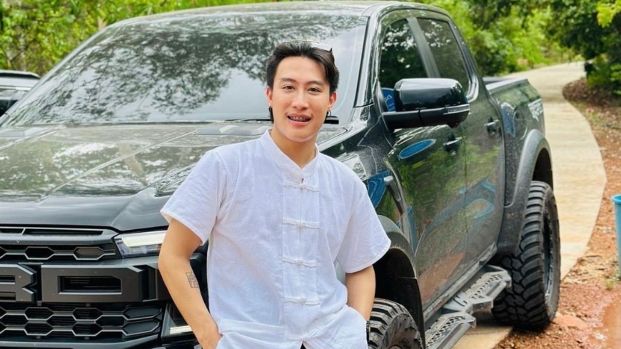 นุ๊ก ธนดล อวดรถกระบะป้ายแดงคันใหม่ เผยเลขทะเบียนชัดๆ คนพากันแห่ซูม 