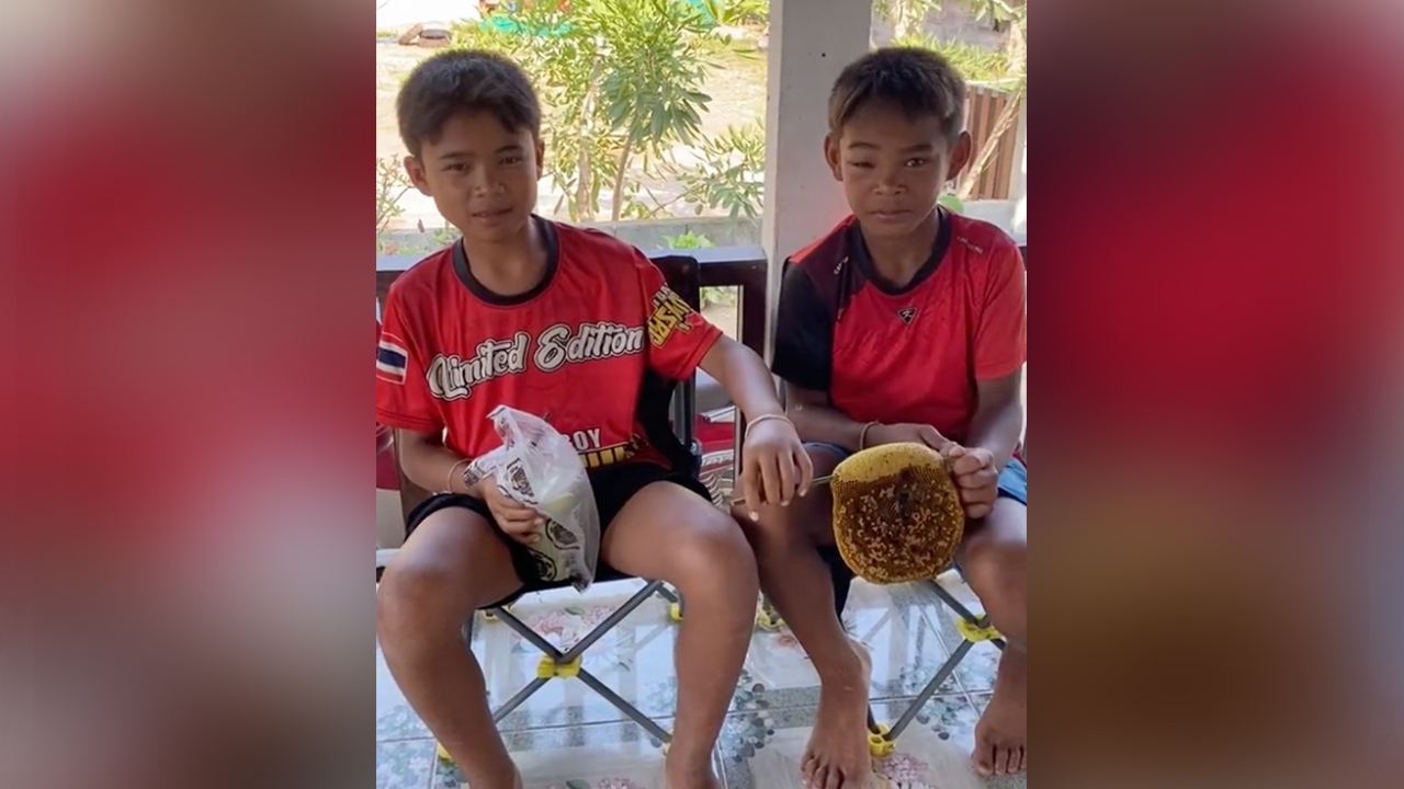 เมื่อลูกค้าอยากกิน "น้ำผึ้งมะนาว" แต่ร้านแจ้งว่าของหมด เลยอาสาหาวัตถุดิบมาให้ (คลิป)