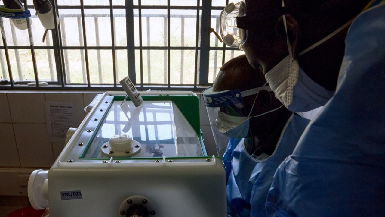 WHO เตือน ซูดานเสี่ยงเจออันตรายทางชีวภาพ นักรบยึดห้องแล็บเก็บเชื้อโรค