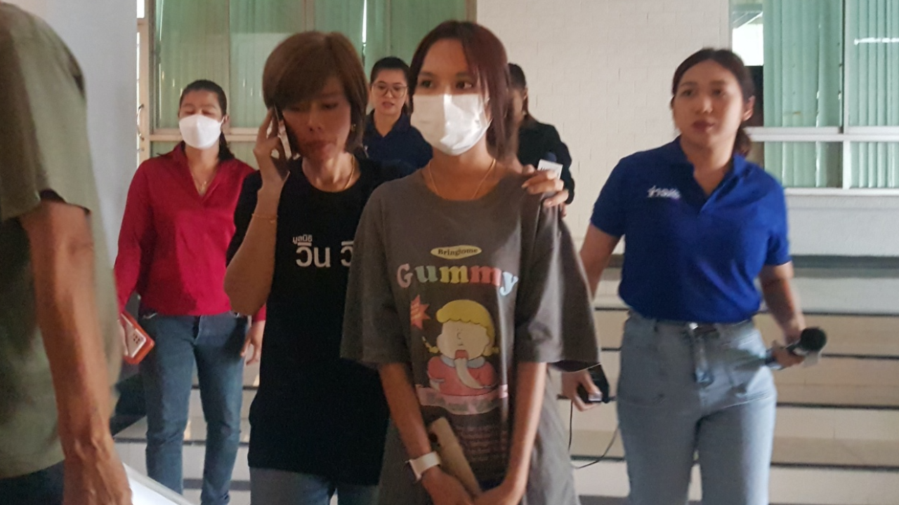 ลูกสาวโผล่ร้อง ผบช.ภ.7 สงสัยแม่ถูก "ป้าแอม" วางยาจนตาย