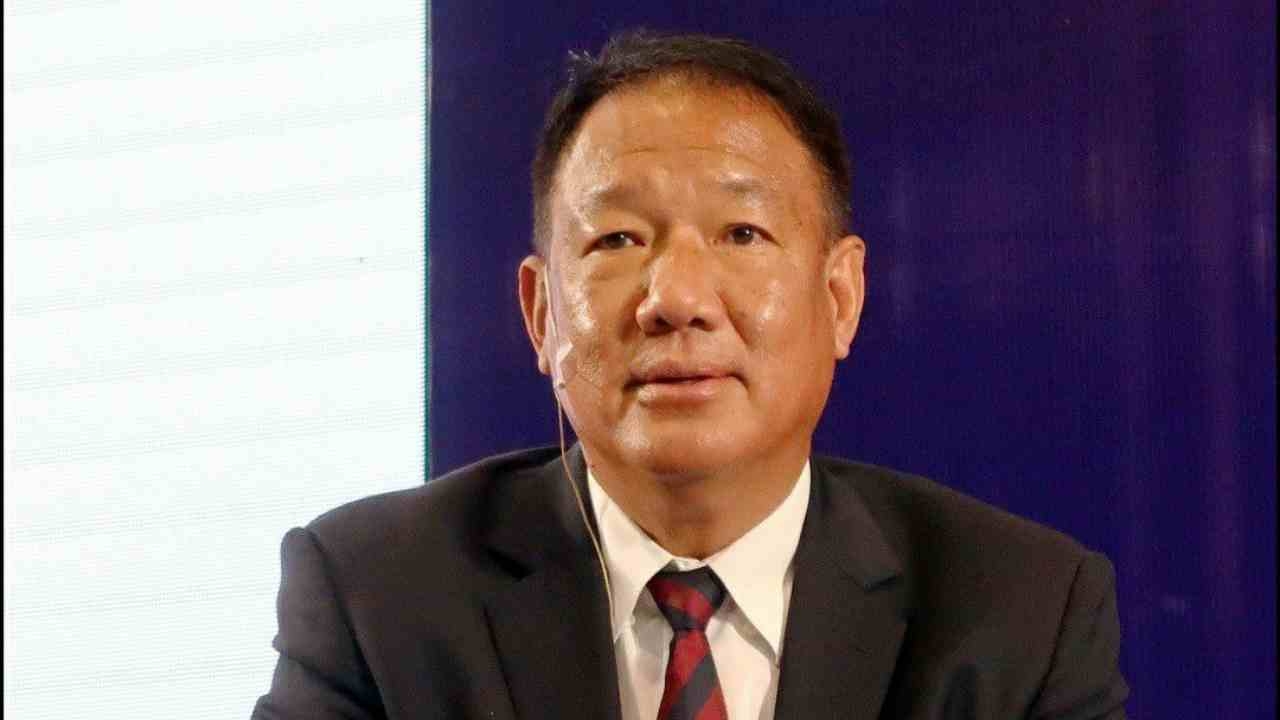 "กิตติรัตน์" กรีด ธปท. เศรษฐกิจดี แค่การคลังไม่พอ ต้องเศรษฐกิจดีให้ประชาชน