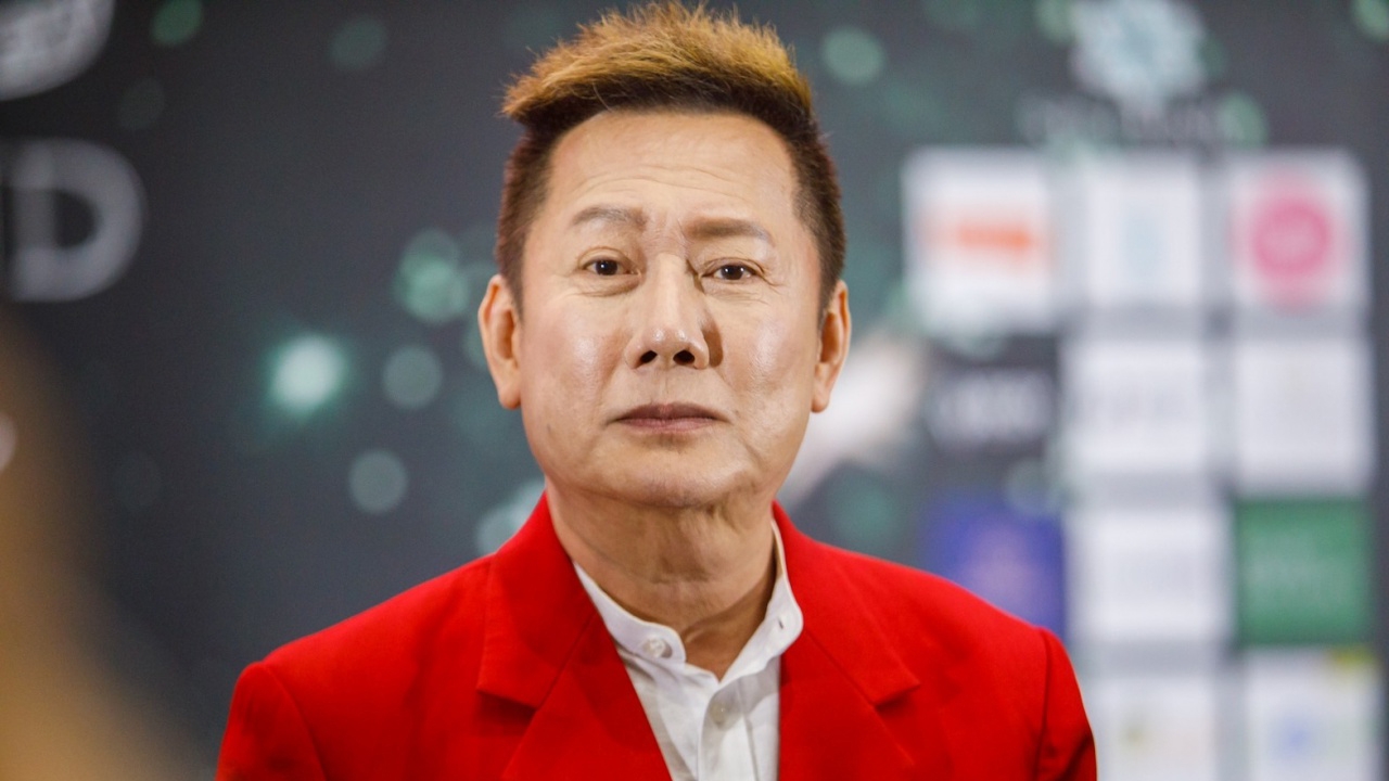 ณวัฒน์ ฟาดแฟนนางงาม หลังถูกวิจารณ์เรื่องเปิดบัตรประชาชน เฌอเอม