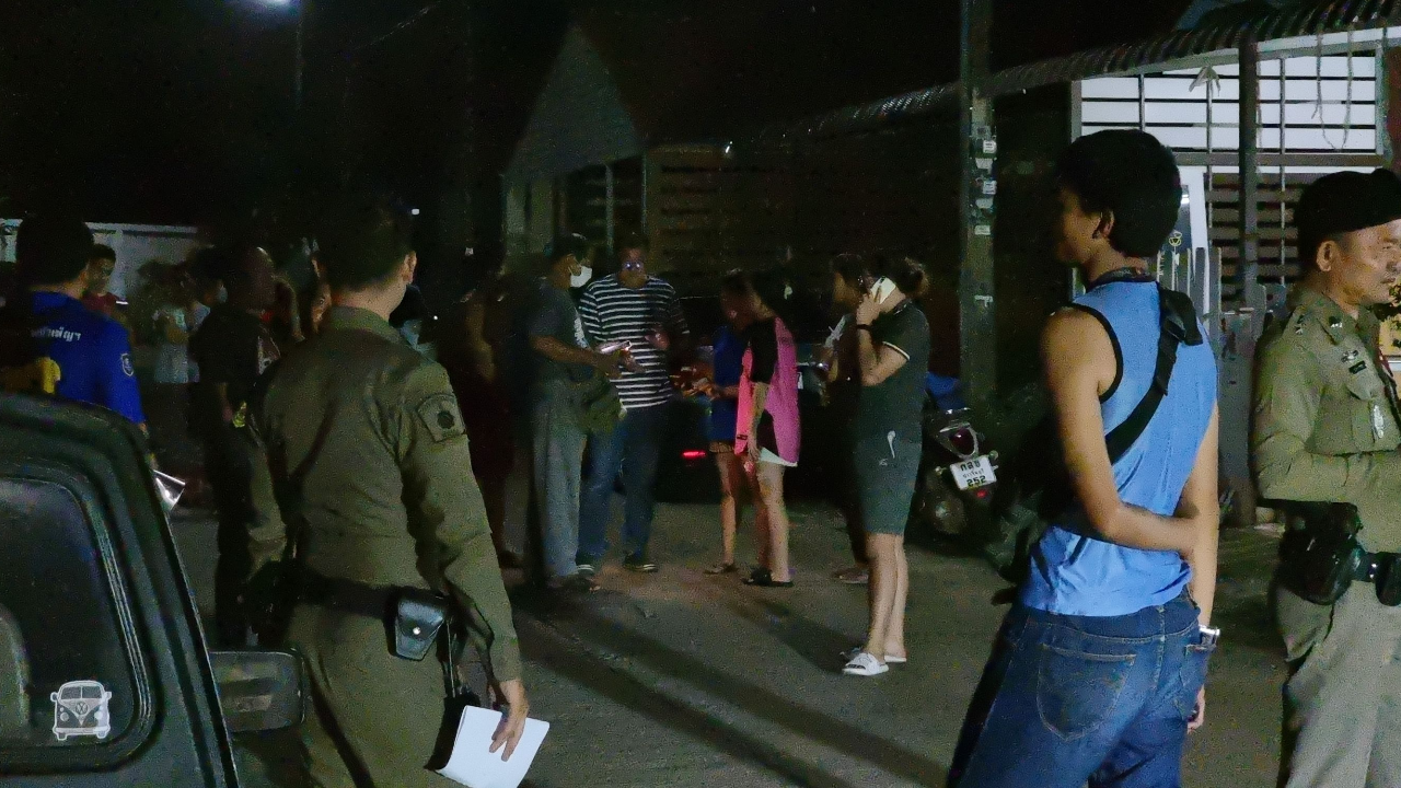 ล่าผัวหึงโหด บุกบ้านยิงกิ๊กดับ ซ้อมเมียรัก-ฉุดพาหนี ตำรวจเร่งลากคอ 