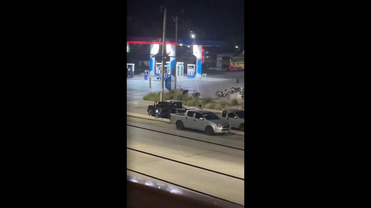 เจ้าของบ้านสุดทน กลุ่มวัยรุ่นจอดรถเปิดเพลงเสียงดังลั่นตอนตี 2 รบกวนจนนอนไม่ได้