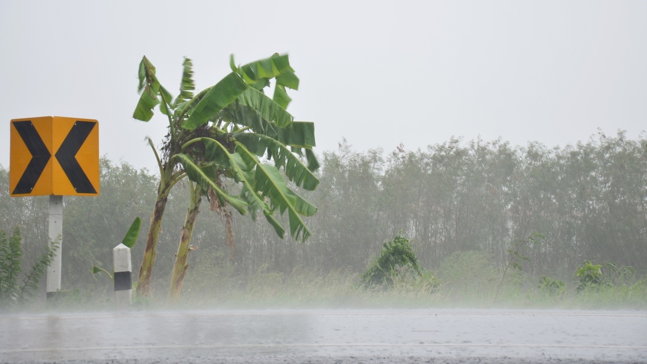อุตุฯ เตือนพายุฤดูร้อนไทยตอนบน 23-26 เม.ย. 66 เช็กจังหวัดได้รับผลกระทบ