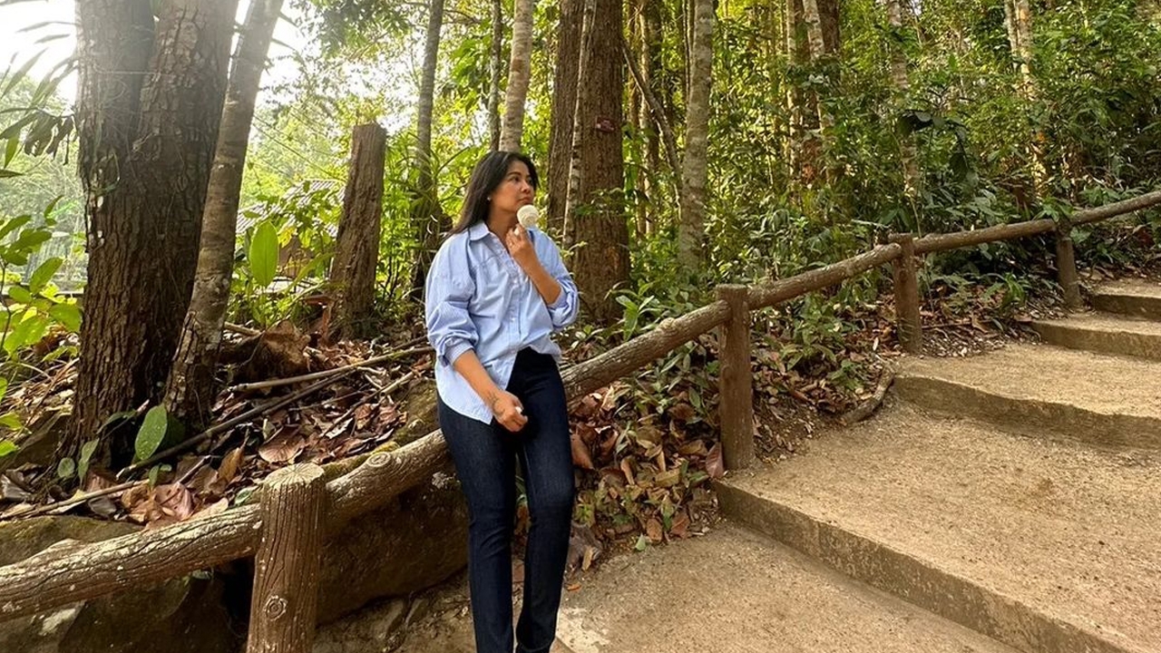 ตั๊ก ศิริพร ลงภาพชวนสงสัย ชาวเน็ตแตกตื่นแห่ซูม เจอคล้ายคนแอบมอง