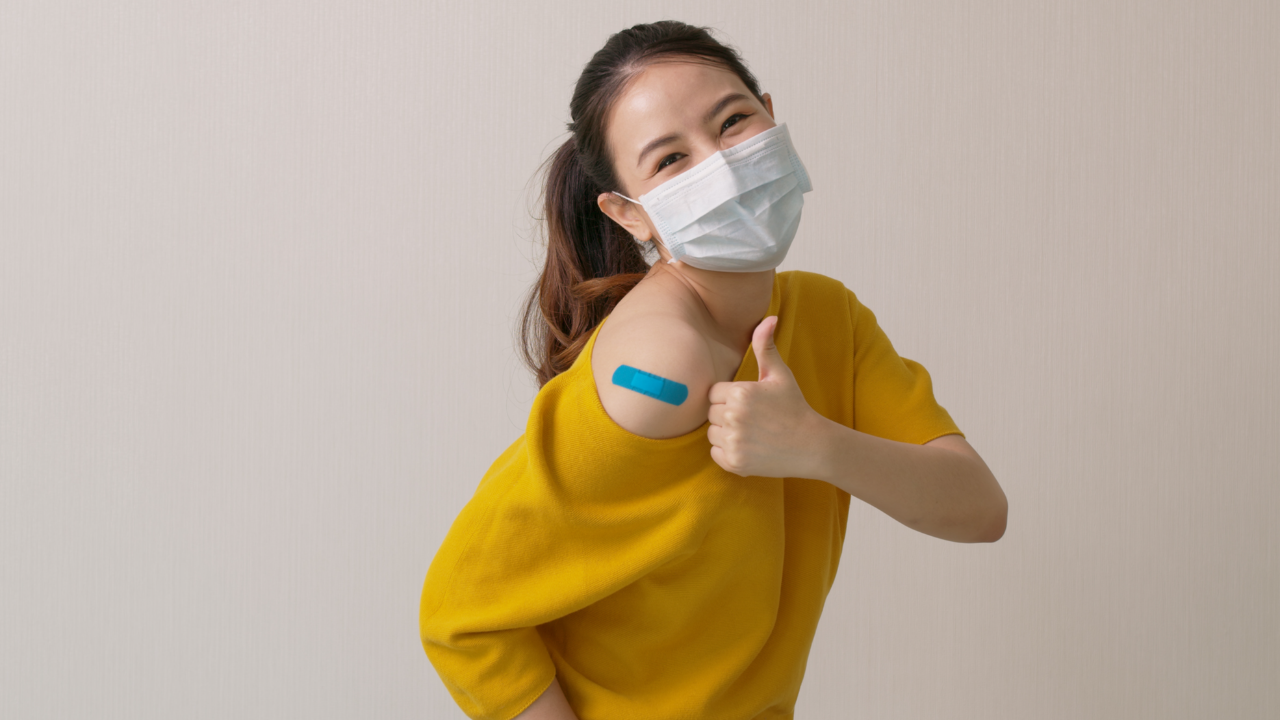 ผลข้างเคียง วัคซีนโควิด bivalent (ไบวาเลนต์) อันตรายหรือไม่ ต่างจากวัคซีนเดิมอย่างไร