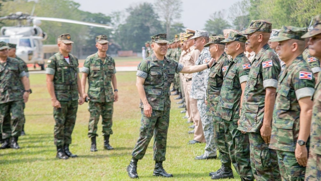 ผบ.ทร. เยี่ยมทหาร กกล.จันทบุรี-ตราด และฉก.นย. ย้ำทำหน้าที่ห้ามประมาท