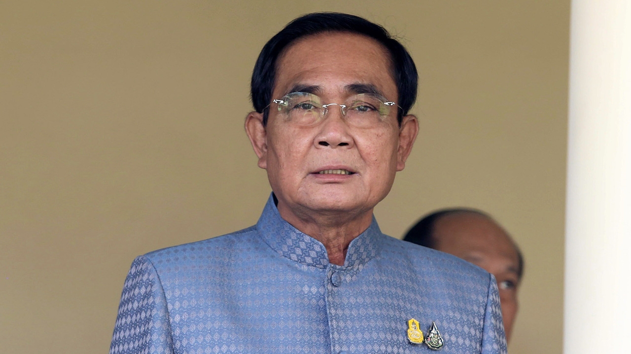 ปรามาสมาก ยิ่งพยายาม "ลุงตู่" ฮึดสู้กระแสเป็นรอง "บิ๊กป้อม" เปิดนโยบายอีสาน รถไฟทางคู่ ถนน 8 เลน