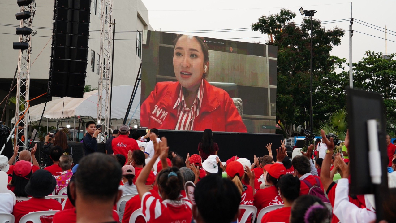 เลือกตั้ง 66 : “แพทองธาร” ย้ำต้องแลนด์สไลด์ “ณัฐวุฒิ” โต้ข่าวปล่อยจับมือ “ลุงตู่-ลุงป้อม”