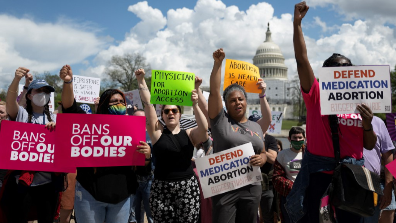 ศาลสูงสหรัฐฯ มีคำสั่งคุ้มครอง "ยายุติการตั้งครรภ์" ให้ยังคงใช้ต่อไปได้