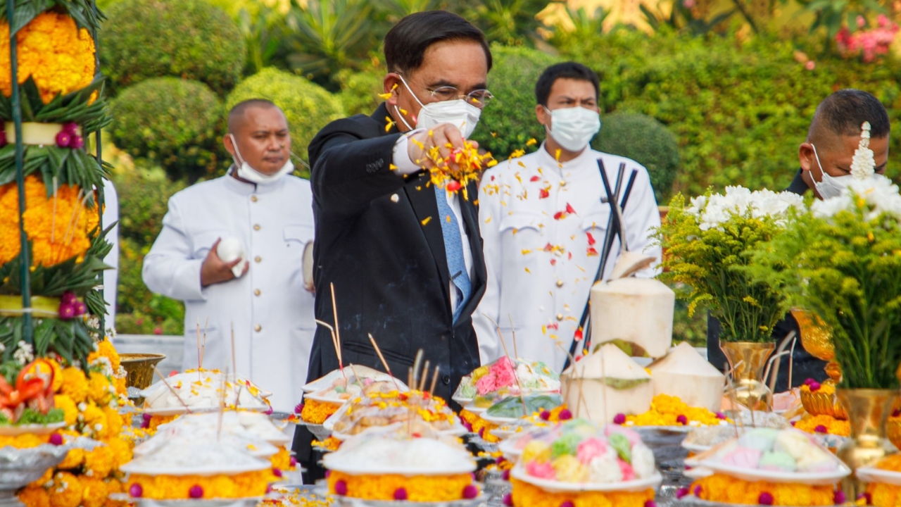 "บิ๊กตู่" เป็นประธานพิธีทำบุญ-บวงสรวง ศาลหลักเมืองกทม. ครบรอบ 241 ปี