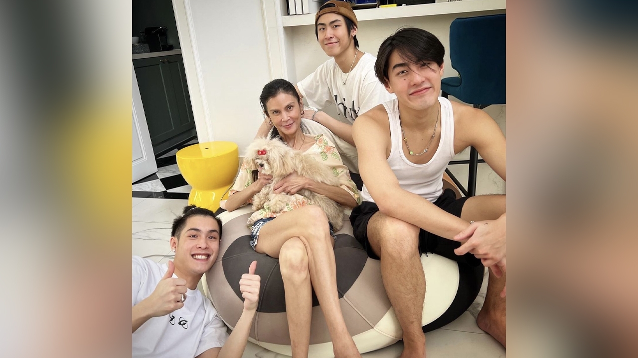 ปิ่น เก็จมณี เคลื่อนไหวล่าสุด โพสต์ข้อความอังกฤษ แปลออกมาได้เข้าใจความรู้สึกมาก