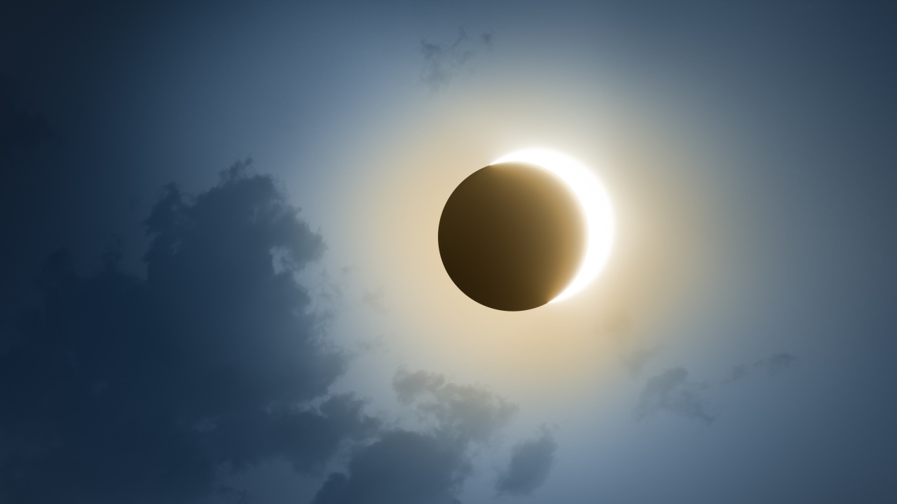 20 เมษายน ชวนดูปรากฏการณ์สุริยุปราคาบางส่วน เป็นแบบผสม เหนือฟ้าเมืองไทย