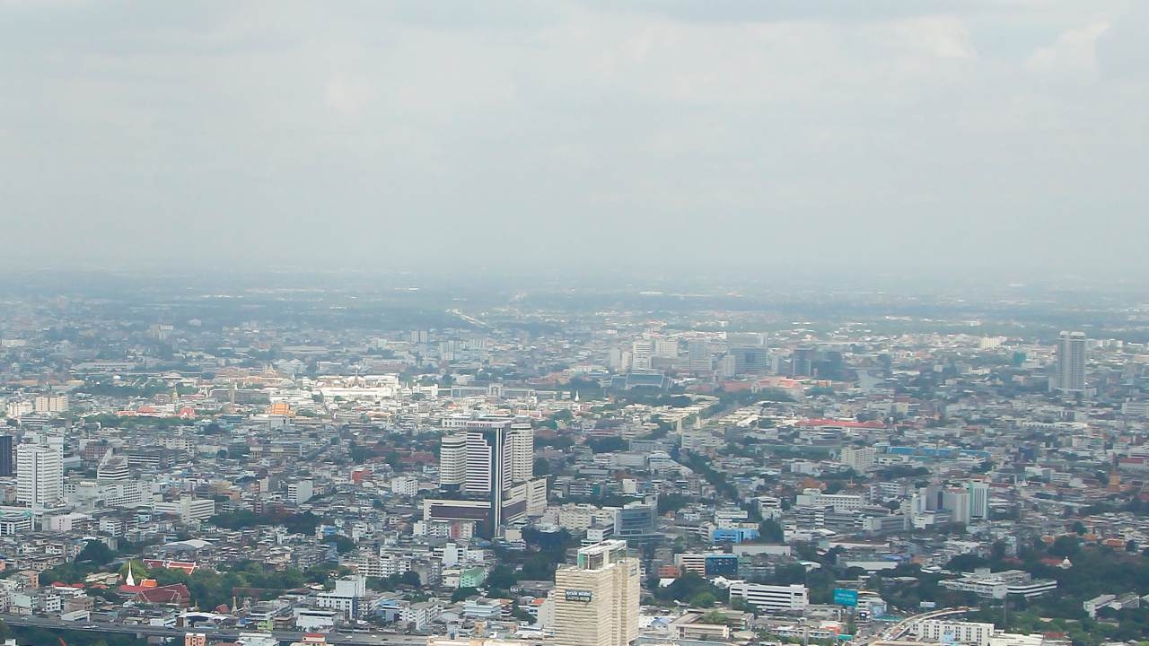 เช้านี้ค่าฝุ่น PM 2.5 ยังเกินมาตรฐาน 12 พื้นที่ อยู่ในระดับสีส้มกระทบสุขภาพ