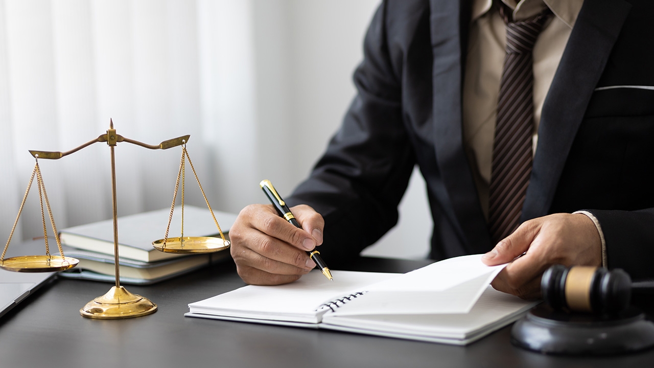 จัดแถวทนายทั่วประเทศ แยกคนดี ลงดาบผู้หิวแสง