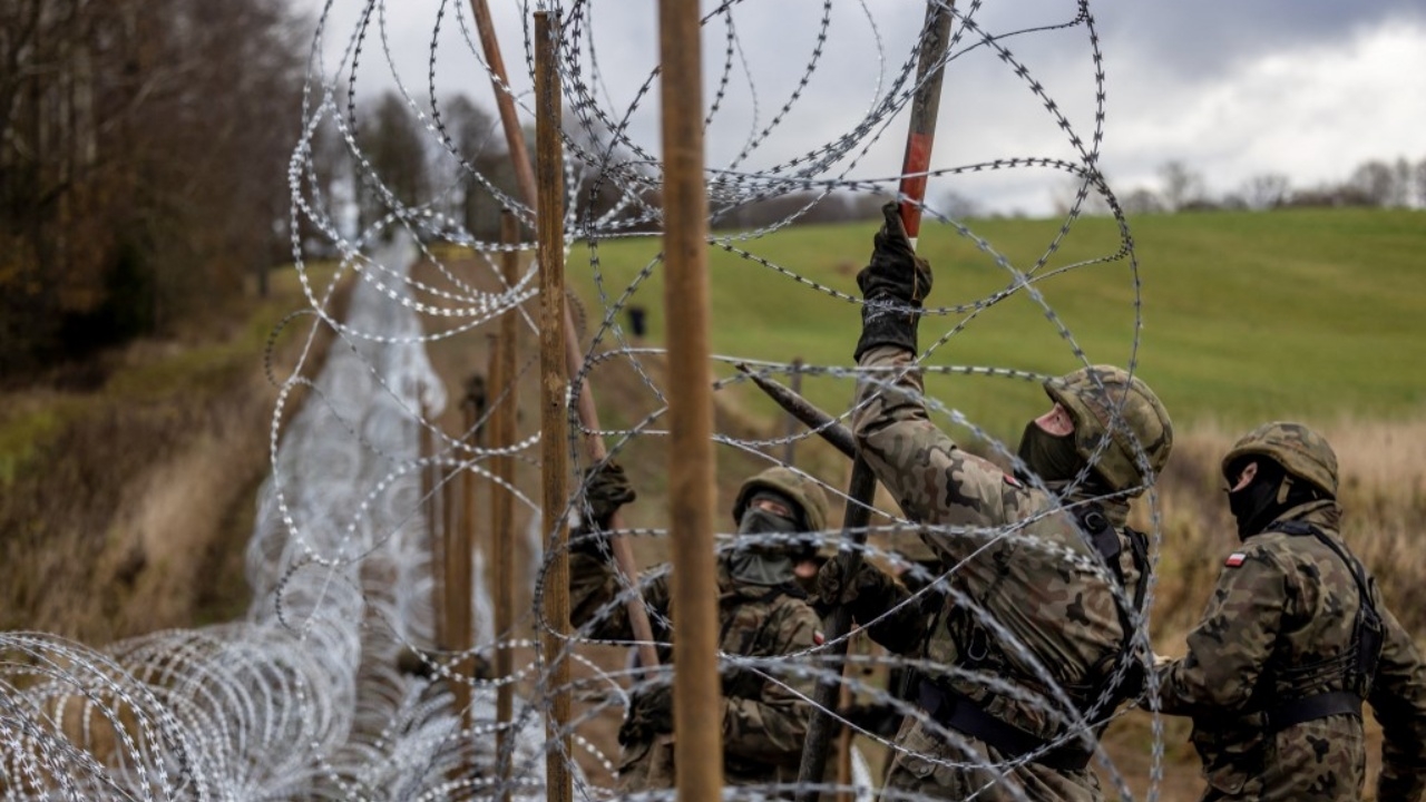 สงครามยูเครนวันที่ 420 โปแลนด์สร้างรั้วไฟฟ้ากั้นชายแดนติดคาลินินกราด