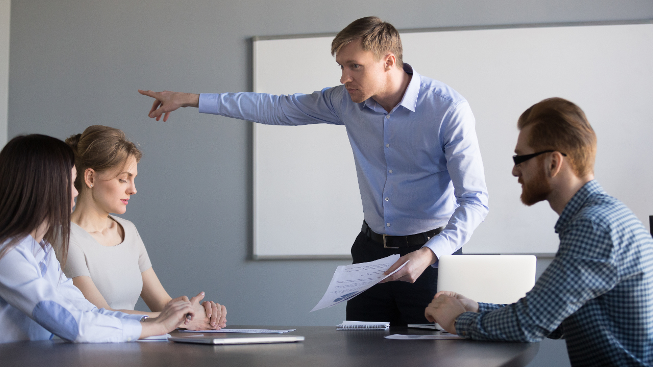 เปิดคำทำนายฝันว่าโดนไล่ออกจากงาน หมายความว่าอย่างไร บอกลางร้ายหรือดี