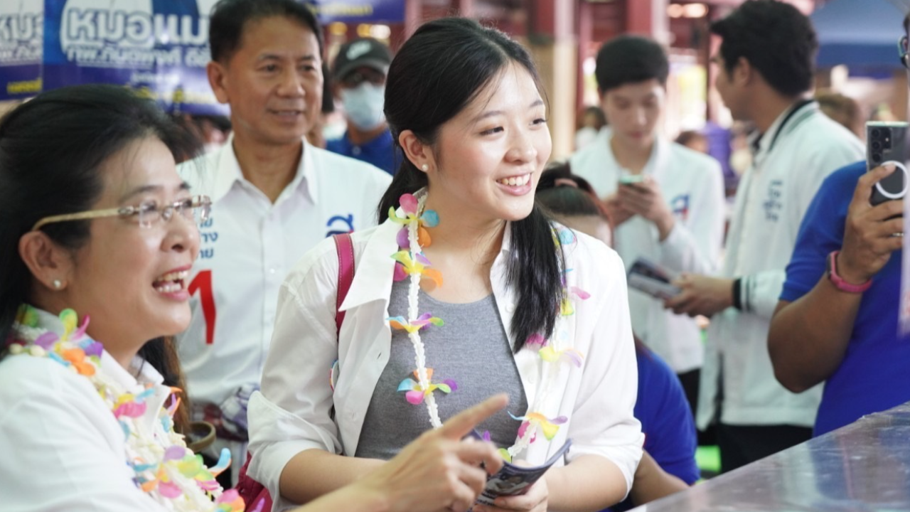 เลือกตั้ง 66 : “หญิงหน่อย” ควง “จินนี่” หาเสียงฝั่งธนฯ หนุน “Canal town” แหล่งท่องเที่ยวโลก