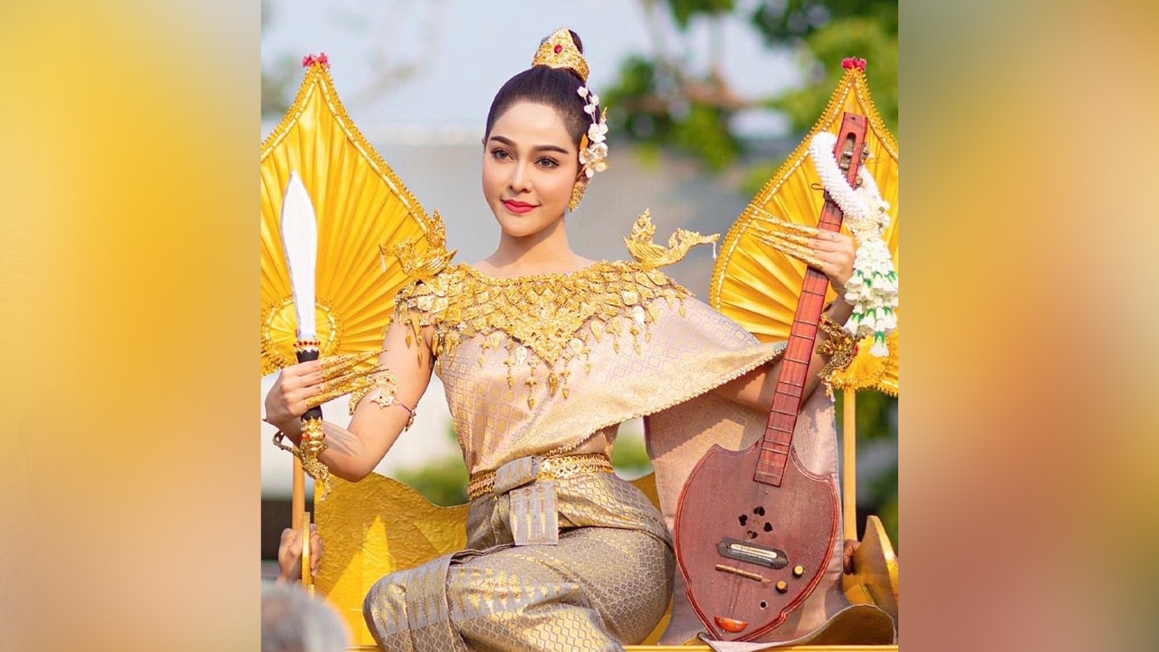 สวยสง่างาม จูน นาตาชา นำขบวนแห่นางสงกรานต์ ปี 2566 ร่วมสืบสานประเพณีไทย
