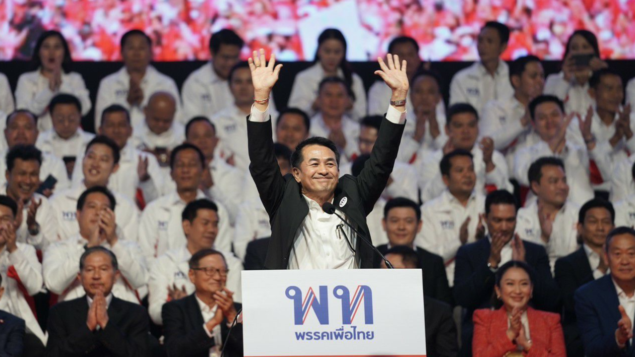 เลือกตั้ง 2566 : พท. เปิดตัว 400 ว่าที่ผู้สมัคร "ชลน่าน" ยัน ต้องแลนด์สไลด์ ไล่ 3 ป. กลับบ้าน
