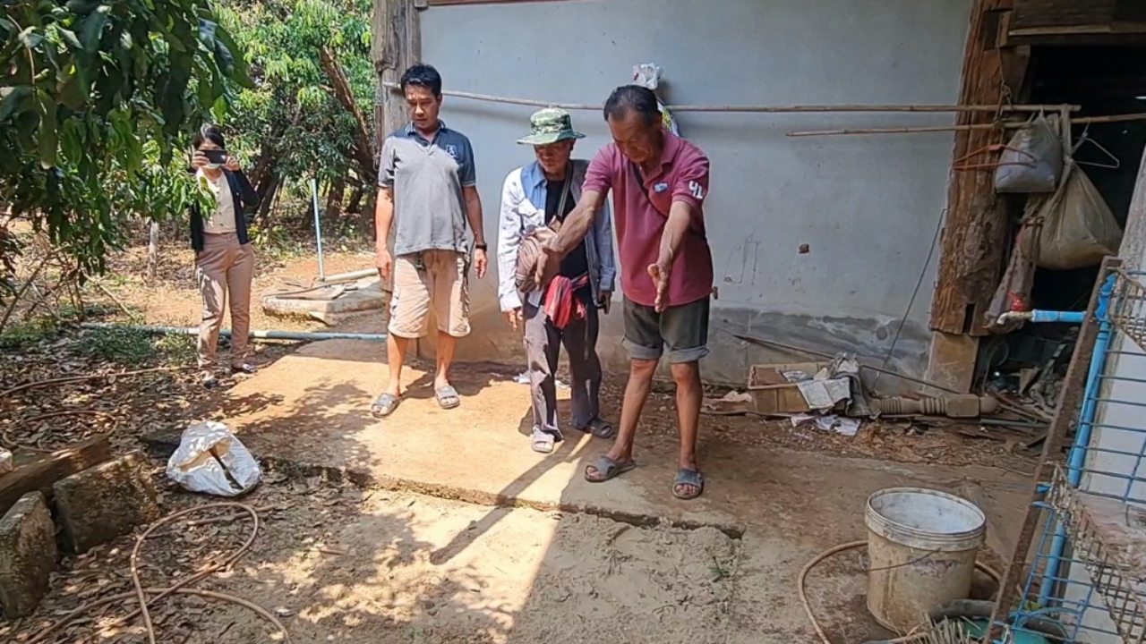 ลูกไม่เชื่อ พ่อจะฆ่าแม่ หลังพบนอนตาย 2 ศพคู่ ชี้ปืนตกไกลจากศพมาก