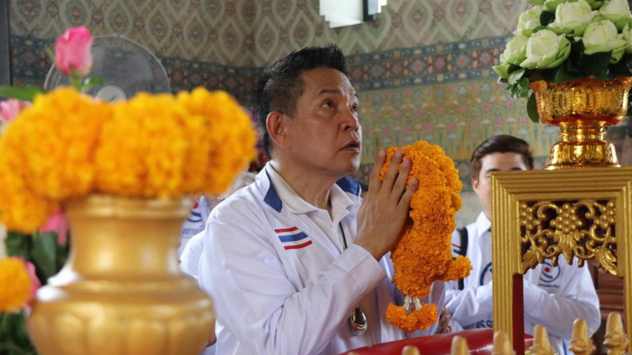 เลือกตั้ง 2566 : พรรคทางเลือกใหม่ เดินทางสายมู สู้เลือกตั้ง ขอ 3.6 ล้านคะแนน