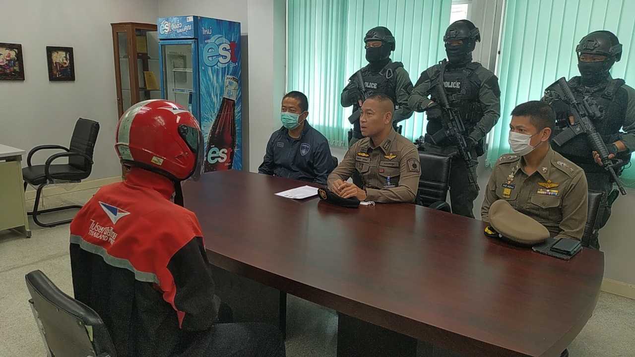 จับแล้ว โจรปลอมเป็นบุรุษไปรษณีย์ บุกจี้ชิงร้านทอง อ้างเครียดมีหนี้สิน