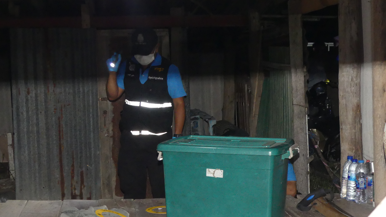 มือปืนเหี้ยม จ่อยิงโหด รัว 9 มม. ดับลุง 67 คาเพิงพักบ่อกุ้ง ที่ราชบุรี