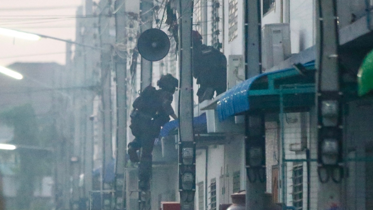 แฮชแท็ก ตำรวจคลั่ง ติดเทรนด์โซเชียล คนตั้งคำถาม ทำไมยังไม่จู่โจมคุมตัว