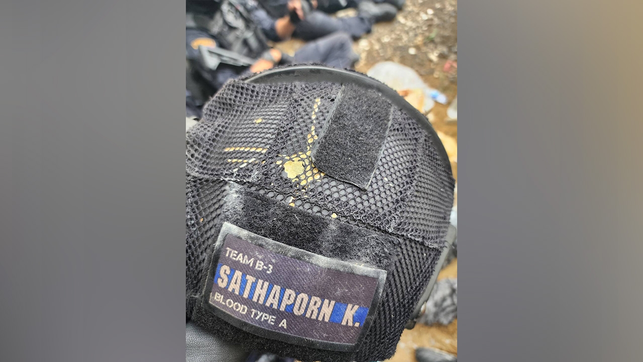 อรินทราช หวิดดับ โดนตำรวจคลั่งยิงใส่หมวก ถล่มแก๊สน้ำตาแล้วกว่า 50 ลูก