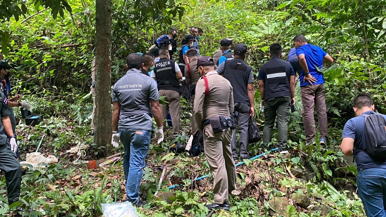 ฆ่าฝังดินสาวใหญ่ หมกศพกลางป่า คาดฝีมือแก๊งค้ายา ผัวถูกจับตามรีดเงินคืน