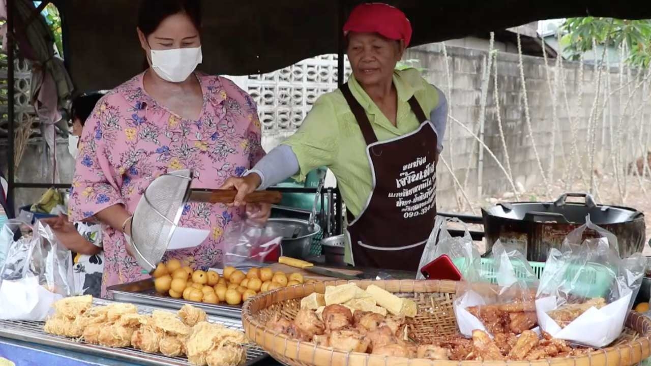 คุณยายไข่นกกระทาทอด จากลองทอดเล่นไม่อยากอยู่ว่าง จนร้านขายดีลูกค้าตรึม