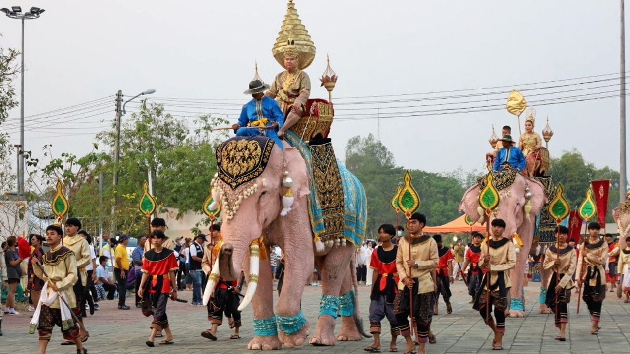 สุดอลังงานนบพระ–เล่นเพลง