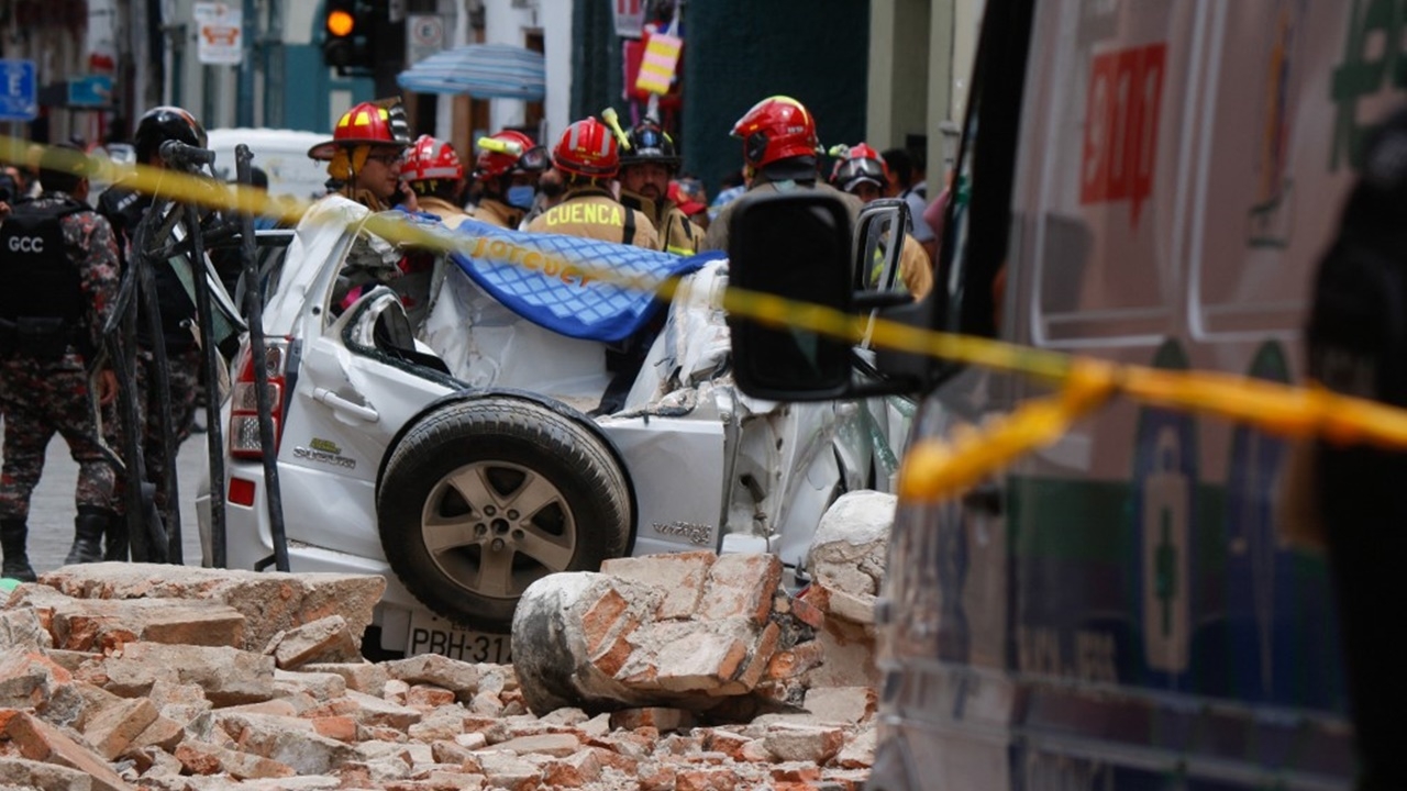 เหยื่อแผ่นดินไหวเอกวาดอร์พุ่ง 15 ศพ เจ็บนับร้อย ที่เปรูตายอีก 1