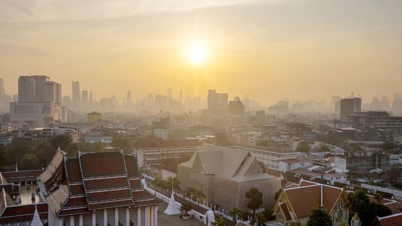 สภาพอากาศวันนี้ ตอนบนจมฝุ่น กลางวันระอุ เตือน 12-14 มี.ค.พายุฤดูร้อน