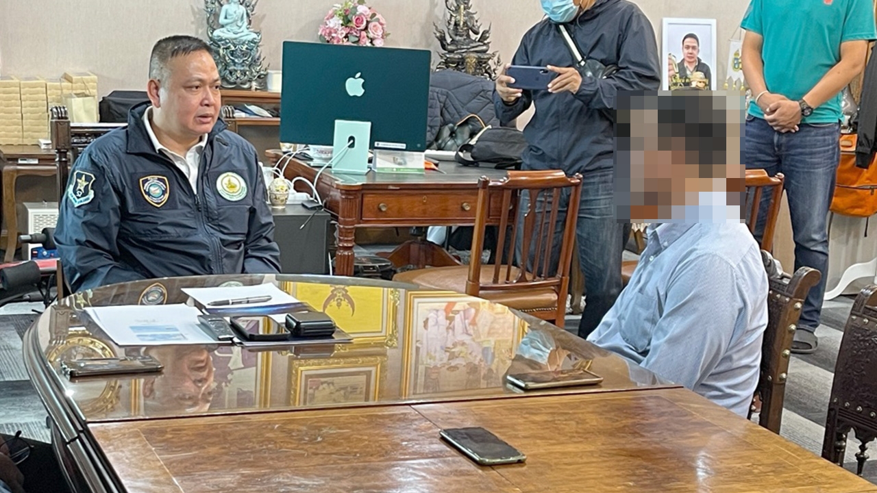 ตร.ไซเบอร์ รวบหนุ่มใหญ่อ้างชื่อ "รองต่อ" เรียก 1.5 ล้าน ช่วยขึ้น ผกก.